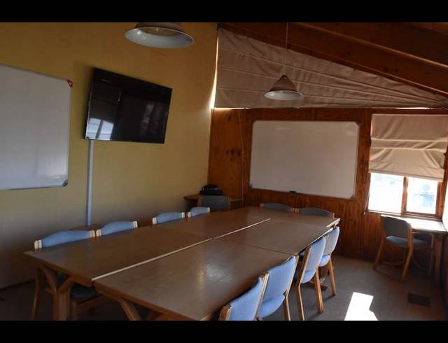 150M² OFFICE RENTED IN WESTLAKE